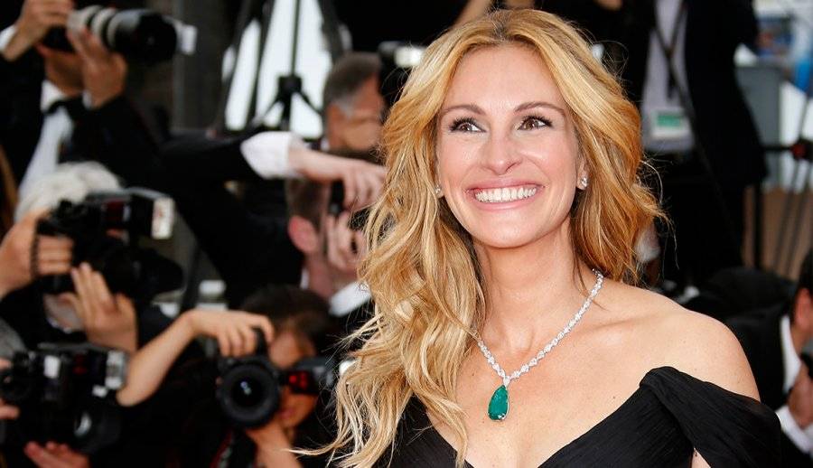 julia roberts net worth,richest actress in the world,jami gertz net worth,reese witherspoon net worth,richest actor in the world,female actresses,highest paid actor,highest paid actress,drew barrymore net worth