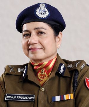 women ips officers,women ips officers in india,ips officer,ips officer salary,beautiful lady ips officer,how to become ips officer,youngest ips officer,first ips officer of india,first woman ips officer,ips officer list