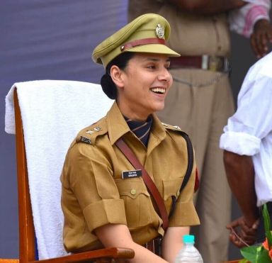 women ips officers,women ips officers in india,ips officer,ips officer salary,beautiful lady ips officer,how to become ips officer,youngest ips officer,first ips officer of india,first woman ips officer,ips officer list