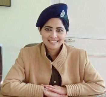 women ips officers,women ips officers in india,ips officer,ips officer salary,beautiful lady ips officer,how to become ips officer,youngest ips officer,first ips officer of india,first woman ips officer,ips officer list