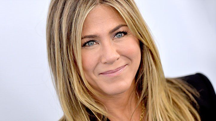 jennifer-aniston-celebrities-who-suffer-from-insomnia-rm-722x406