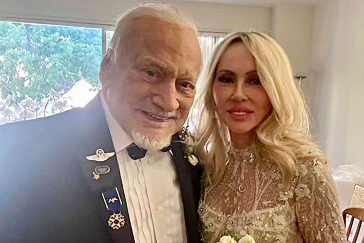 buzz aldrin biography,second person on moon,first man on moon,edwin aldrin,2nd person on moon,buzz aldrin wife joan archer,buzz aldrin wife age,buzz aldrin second wife,buzz aldrin current wife,why is buzz aldrin important,how old is buzz aldrin's wife,how much did buzz aldrin get paid to go to the moon,what is buzz aldrin net worth,buzz aldrin first wife,who is buzz aldrin married to