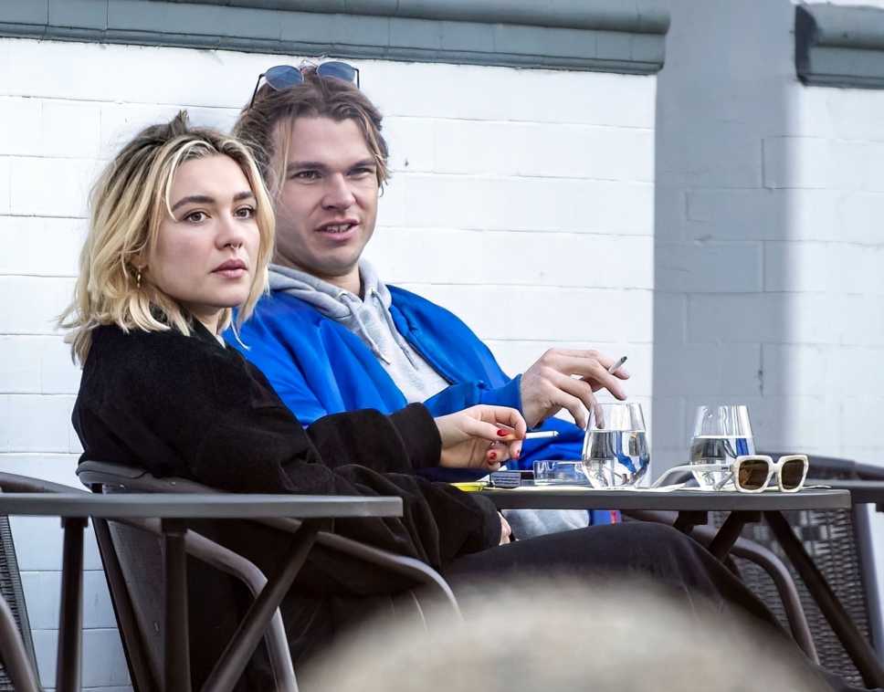 florence pugh,zach braff,florence pugh new boyfriend,is florence pugh in a relationship,florence pugh boyfriend age,florence pugh date,does florence pugh have a boyfriend,are perrie and alex engaged,florence pugh age boyfriend