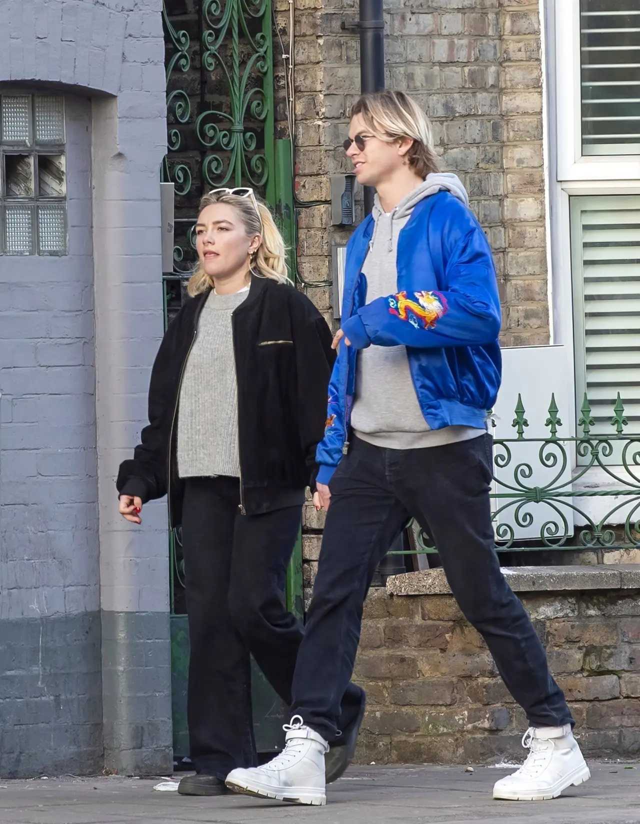 florence pugh,zach braff,florence pugh new boyfriend,is florence pugh in a relationship,florence pugh boyfriend age,florence pugh date,does florence pugh have a boyfriend,are perrie and alex engaged,florence pugh age boyfriend