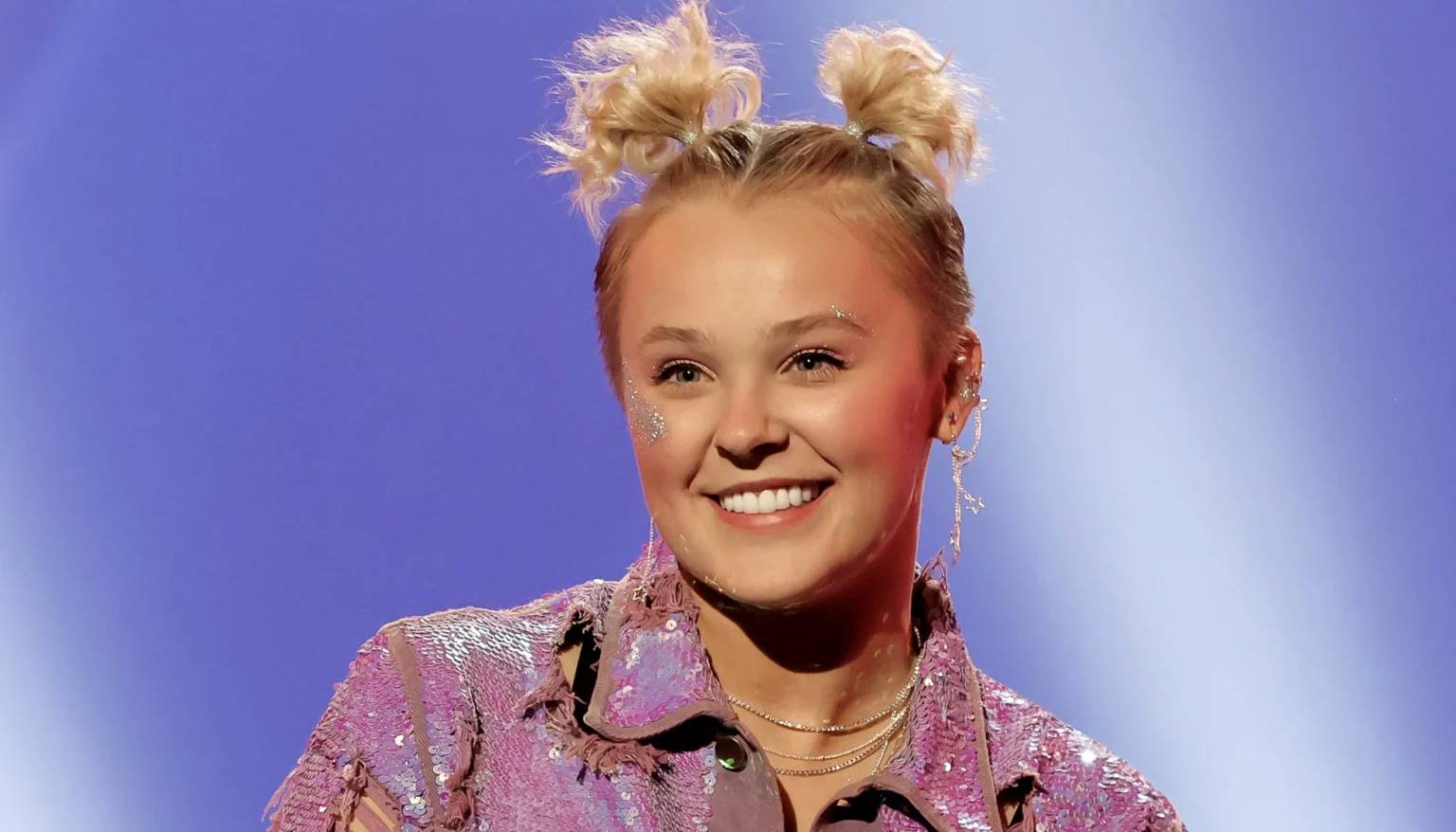 is-jojo-siwa-pregnant-tiktok-rumors-debunked-dotcomstories