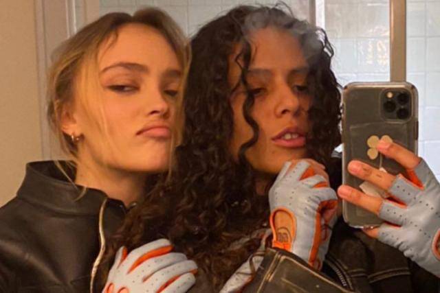 lily rose depp and troye sivan,lily rose depp street,lily-rose depp and 070 shake romance