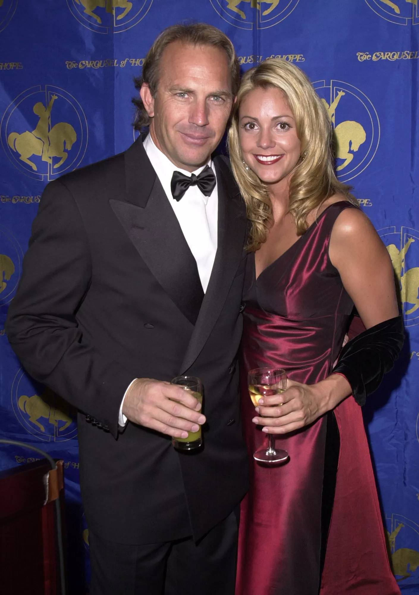 kevin costner children,kevin costner age,kevin costner illegitimate child,how many times has kevin costner been married,kevin costner net worth,kevin costner wife age difference,kevin costner kids ages,kevin costner wife black,kevin costner christine baumgartner deutschland