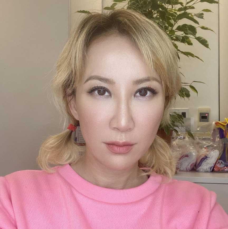 coco lee husband,coco lee songs,coco lee net worth,coco lee mulan,how did coco lee die,coco lee funeral,coco lee wikipedia,coco is dead,coco lees cause of death *graphic*,coco lees cause of death *2017,cause of death of kk