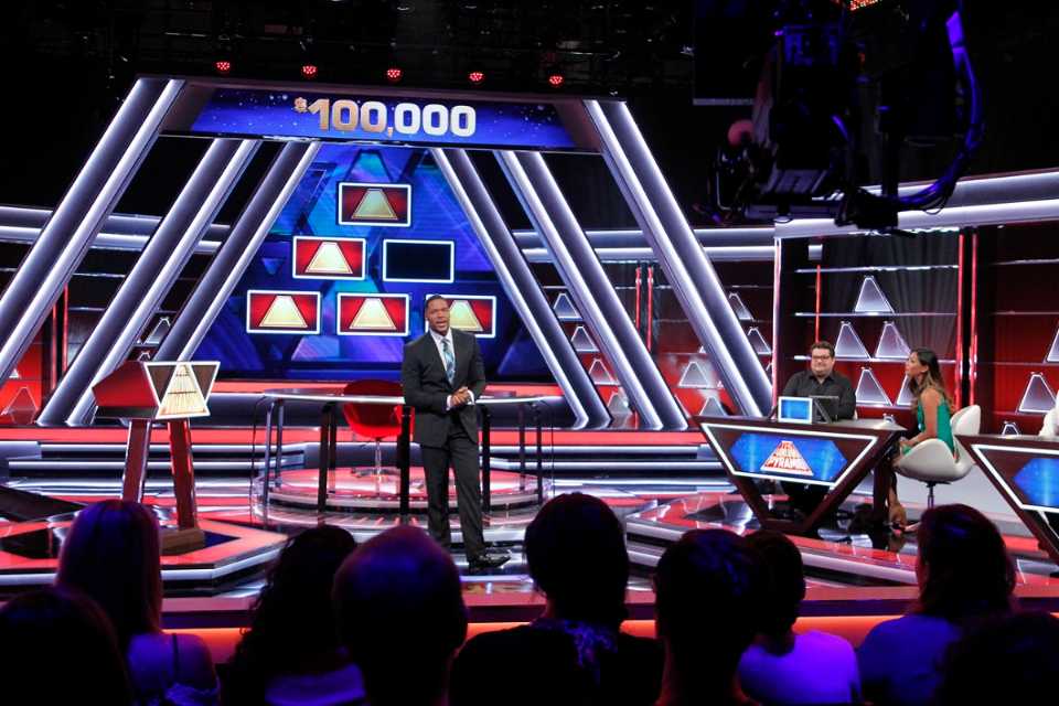 100000 pyramid game,100000 dollar pyramid,100 000 pyramid celebrity guests,how much do celebrities get paid for appearances,pyramid game show rules,how much do celebrities get paid on 100 000 pyramid,where is 100 000 pyramid filmed,100 000 pyramid original host,real life pyramid