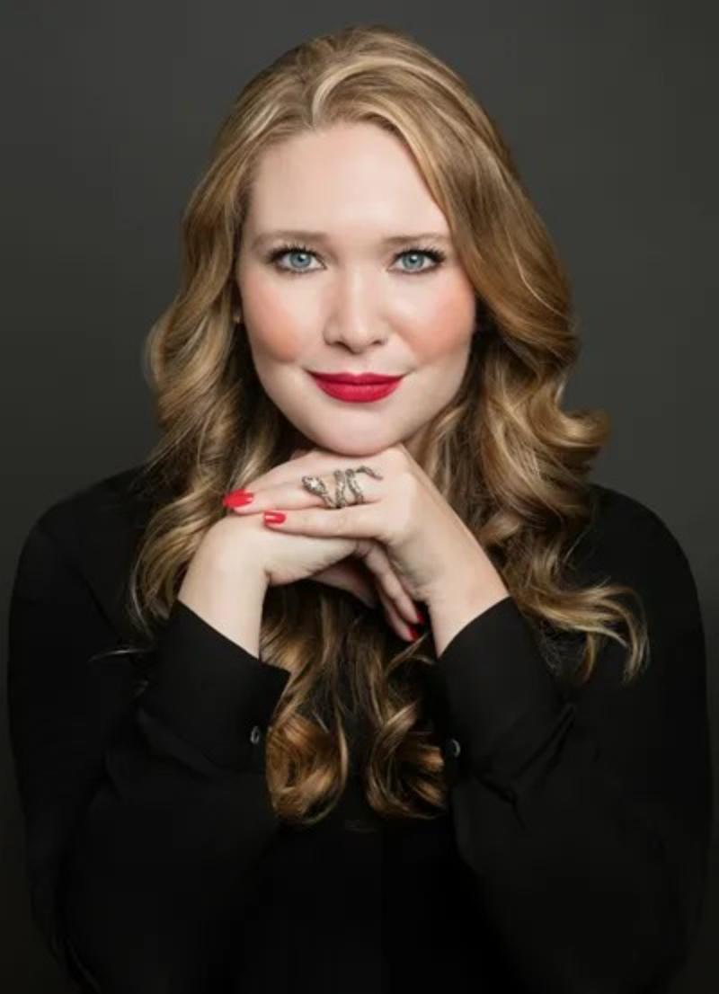 sarah j maas books in order,sarah j maas upcoming books 2023,sarah j maas net worth,sarah j maas favorite books,sarah j maas writing style,sarah j maas poc characters,connections between sarah j maas books,sarah j maas social media,sarah j. maas controversy